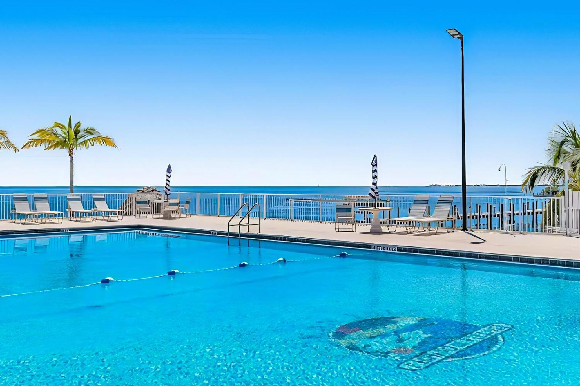 Sea Grape Getaway Hotel Marathon Exterior photo